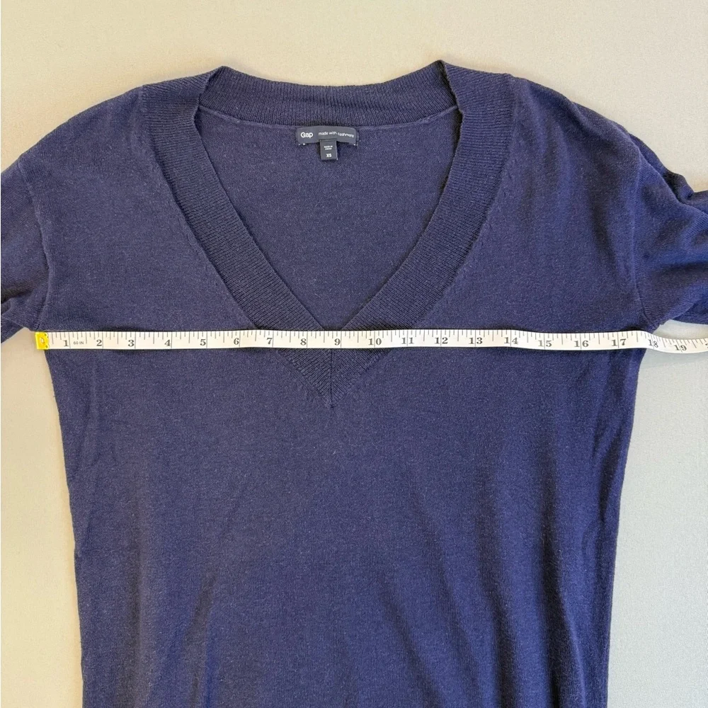 Gap V Neck Sweater Women’s Size XS Navy Blue Cotton Cashmere Blend - Picture 3 of 12